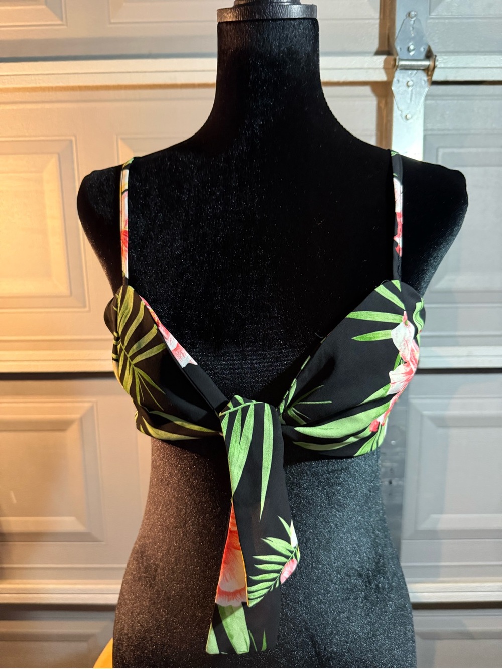 Unk Black Tropical Floral Tie-Front Crop Top